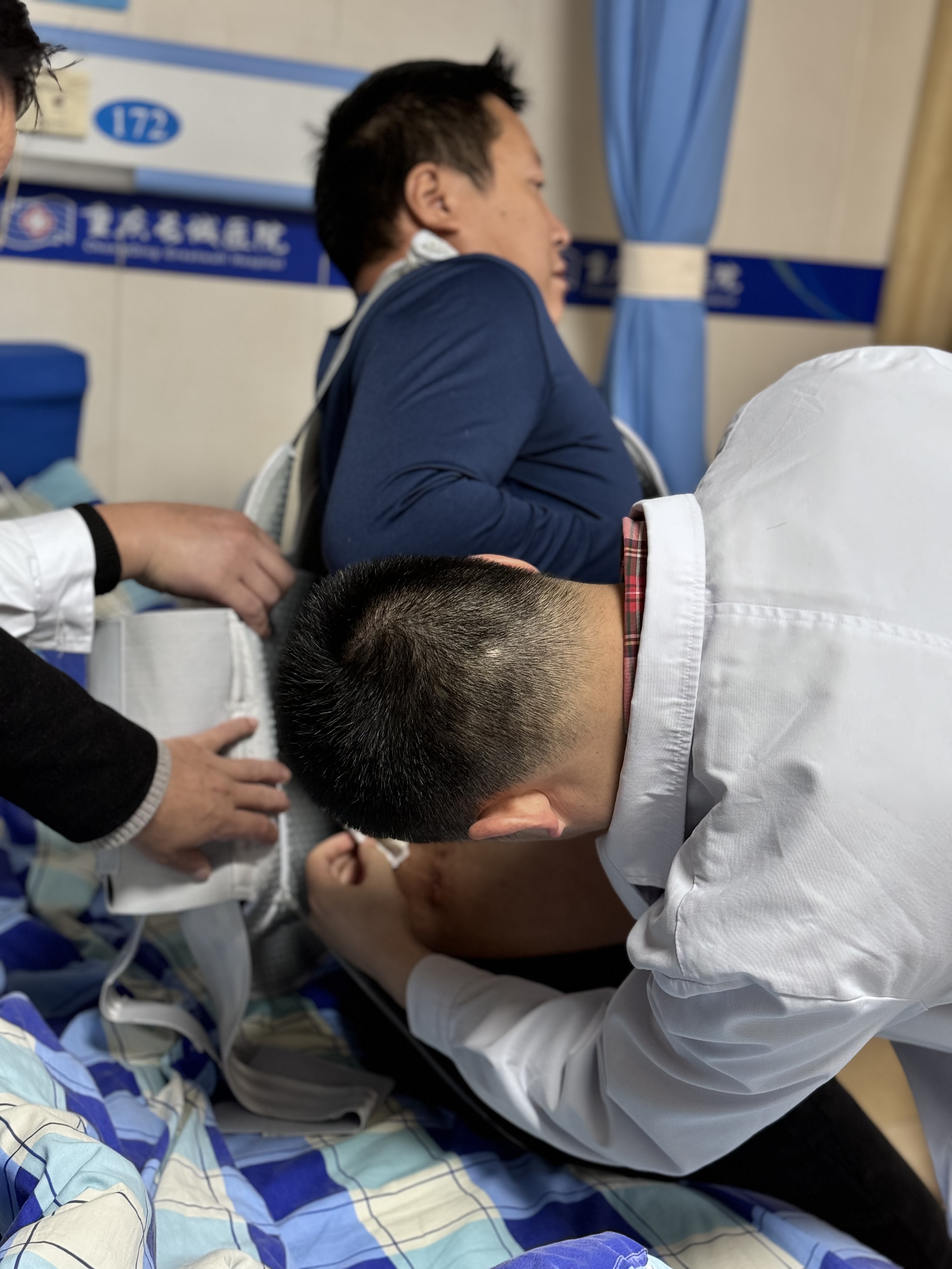 亲兄弟二人结伴进行骨科手术，术后直呼：三十几岁的我们即将开始“新”人生