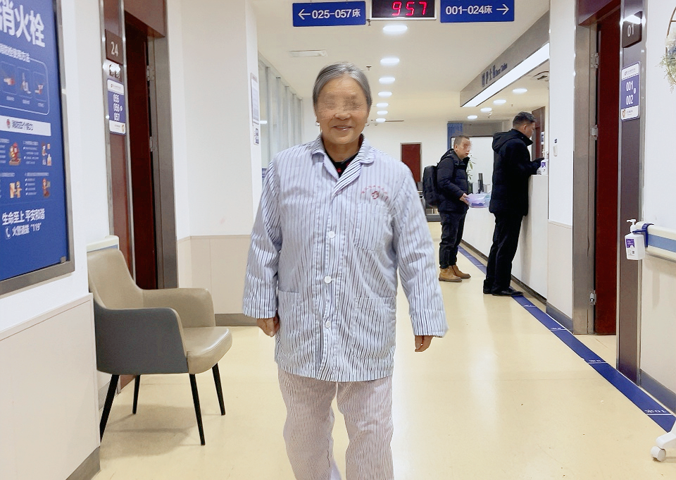 开启健康新生活 重庆长城骨科医院关节科成功为姐妹俩实施膝关节置换术