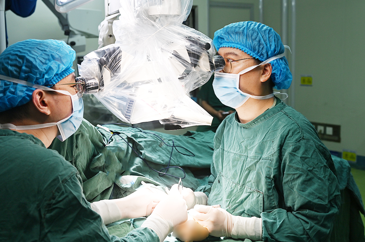 Mini外支架巧治小指病理性骨折，15岁少年跨省求医重获手功能