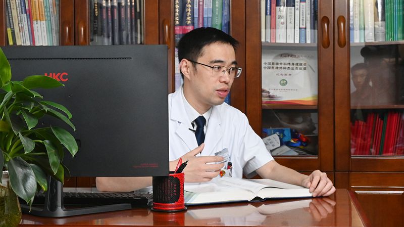 重庆长城骨科医院田林副院长接受中央电视台《品质中国》节目专访